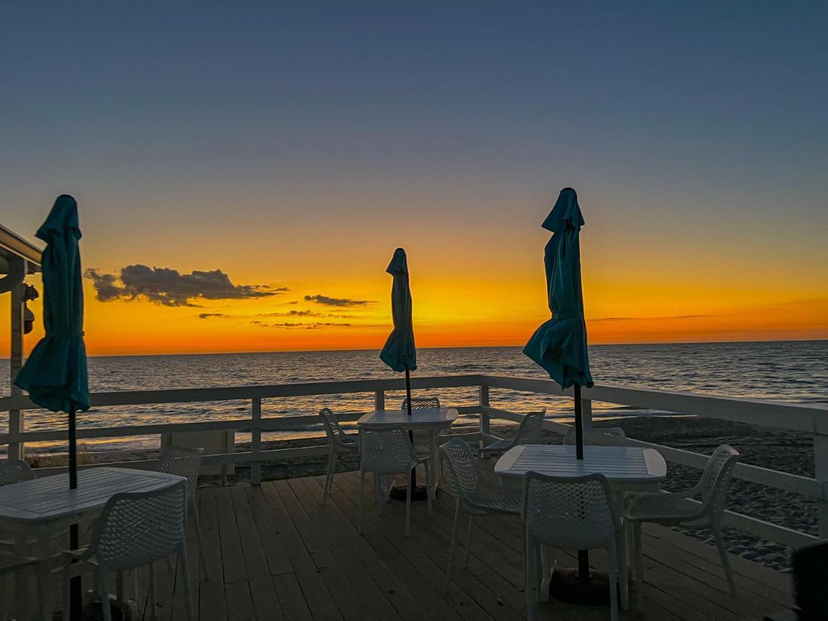 Pearl Beach Inn Englewood Exteriér fotografie