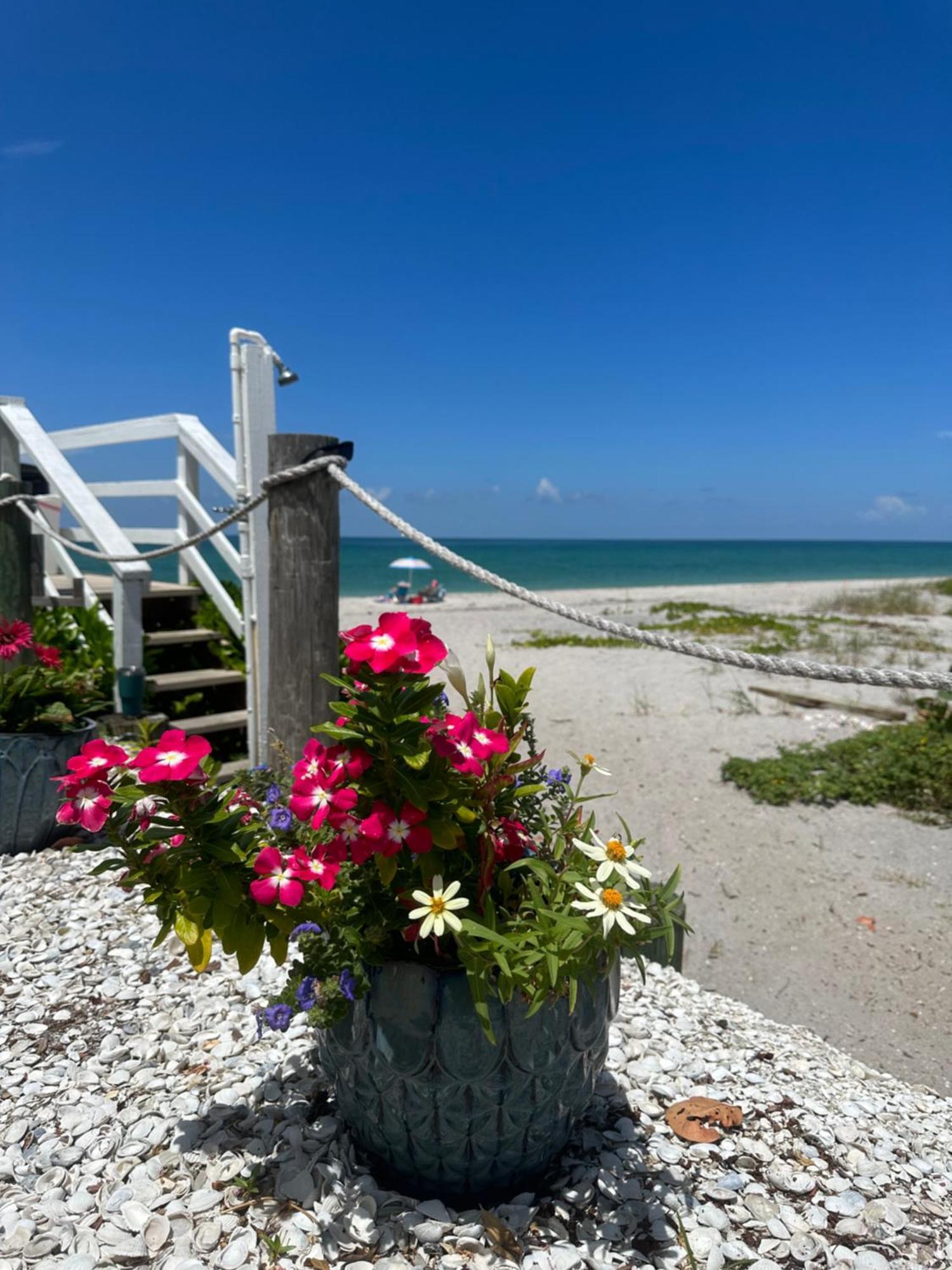 Pearl Beach Inn Englewood Exteriér fotografie